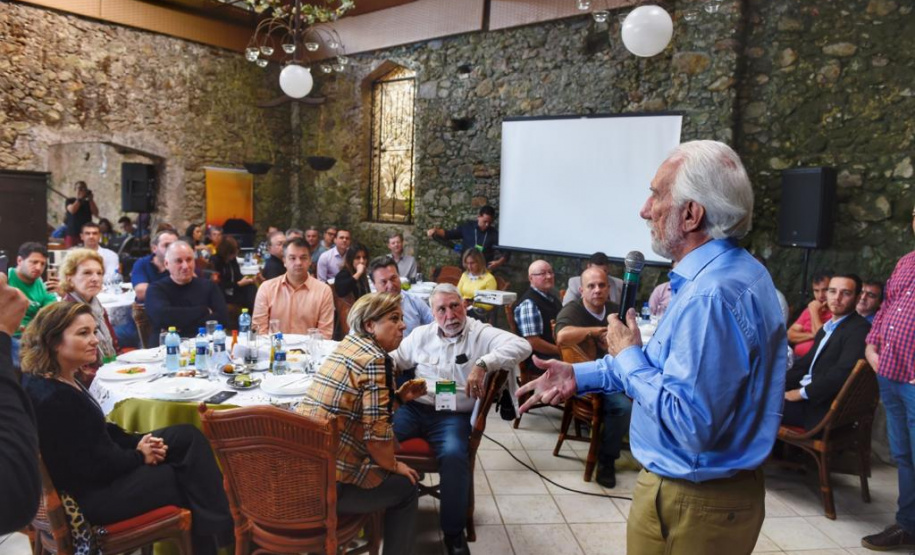 O vice-governador Darci Piana participou no sábado (20), em Antonina, do Encontro da Grande Reserva da Mata Atlântica, que visa a promoção e desenvolvimento do turismo como atividade econômica ambientalmente responsável. Foto: Denis Ferreira Netto/SEDEST