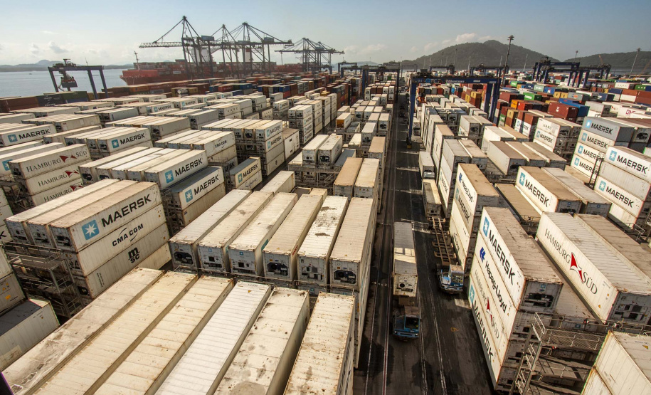 As exportações de carne porco pelo Porto de Paranaguá cresceram 58% na comparação entre o primeiro semestre de 2018 e o de 2019. Neste ano, foram 36,2 mil toneladas exportadas do produto, com receita gerada de US$ 76 milhões. De janeiro a junho do ano anterior saíram do terminal 23 mil toneladas com rumo a outros países, somando US$ 49 milhões em receita. Foto: Claudio Neves/Portos do Paraná