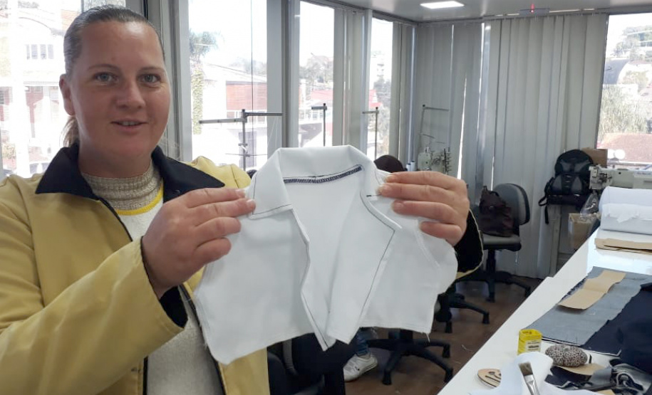 O bairro Cajuru, de Curitiba, e os municípios de Chopinzinho, Jandaia do Sul, Realeza, Reserva, Tibagi, Cambará e Jaguariaíva já estão recebendo, neste mês de julho, o Programa Carretas do Conhecimento. Realizado pelo Governo do Paraná, por meio da Secretaria da Justiça, Família e Trabalho; a Volkswagen e o Senai Paraná, o programa oferece cursos de qualificação profissional de forma gratuita para a população paranaense. Foto: Divulgação/SEJUF