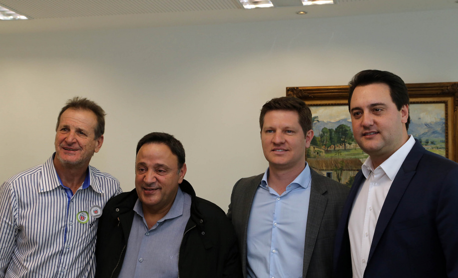 O governador Carlos Massa Ratinho Junior autorizou nesta segunda-feira (22) o repasse de R$ 4 milhões para o recape da Rua Marechal Deodoro da Fonseca, em União da Vitória, no Sul do Estado. A via é uma das mais importantes do município e atravessa quatro bairros, além de fazer a ligação da região Sul com o Sudoeste paranaense e também com Santa Catarina.Foto: Gilson Abreu /ANPr