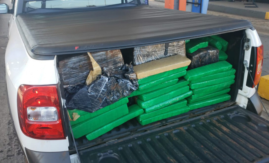 A Polícia Civil do Paraná (PCPR) apreendeu cerca de 3 toneladas de entorpecentes na semana passada, apenas entre quarta (17) e sexta-feira (19). As drogas que abasteceriam o tráfico no Estado foram interceptadas em rodovias durante quatro operações distintas.Foto:PCPR