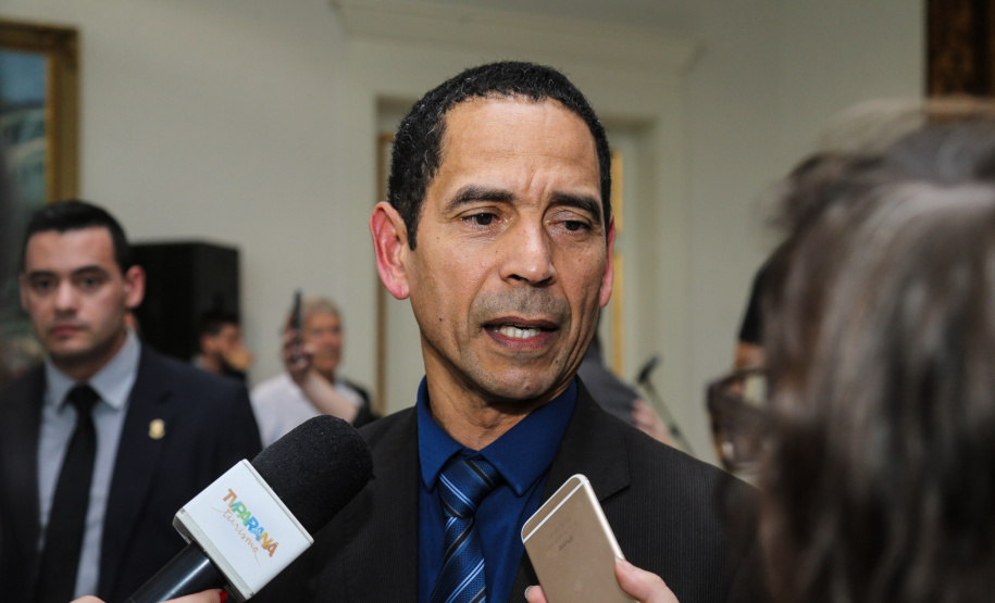 O governador Carlos Massa Ratinho Júnior dá posse a mais de 90 peritos oficiais, no Palácio Iguaçu. Os profissionais integrarão o efetivo da Polícia Científica do Paraná e, após formação, serão distribuídos no Estado, conforme a necessidade. Secretario da Segurança Publica do Paraná,   Romulo Marinho Soares. Curitiba, 22/07/2019 -Foto: Geraldo Bubniak/ANPr