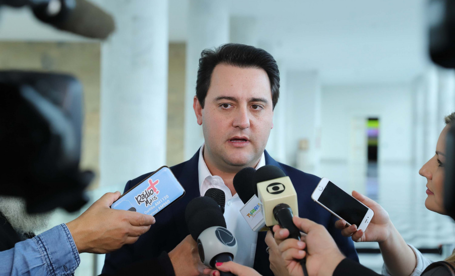 O governador Carlos Massa Ratinho Júnior dá posse a mais de 90 peritos oficiais, no Palácio Iguaçu. Os profissionais integrarão o efetivo da Polícia Científica do Paraná e, após formação, serão distribuídos no Estado, conforme a necessidade. Curitiba, 22/07/2019 -Foto: Rodrigo Felix Leal/ANPr/ANPr