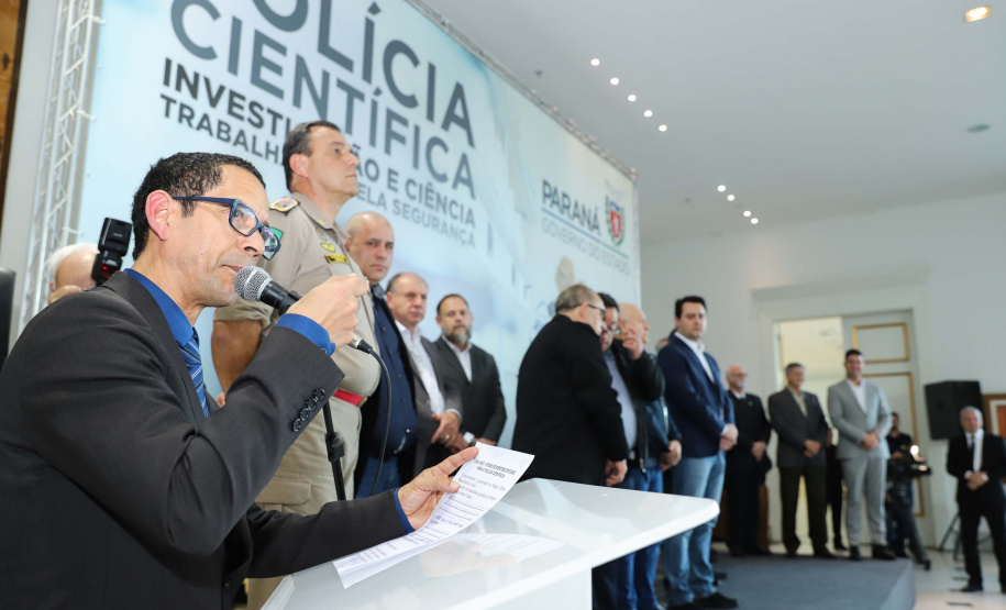 O governador Carlos Massa Ratinho Júnior dá posse a mais de 90 peritos oficiais, no Palácio Iguaçu. Os profissionais integrarão o efetivo da Polícia Científica do Paraná e, após formação, serão distribuídos no Estado, conforme a necessidade. Curitiba, 22/07/2019 -Foto: Rodrigo Felix Leal/ANPr/ANPr