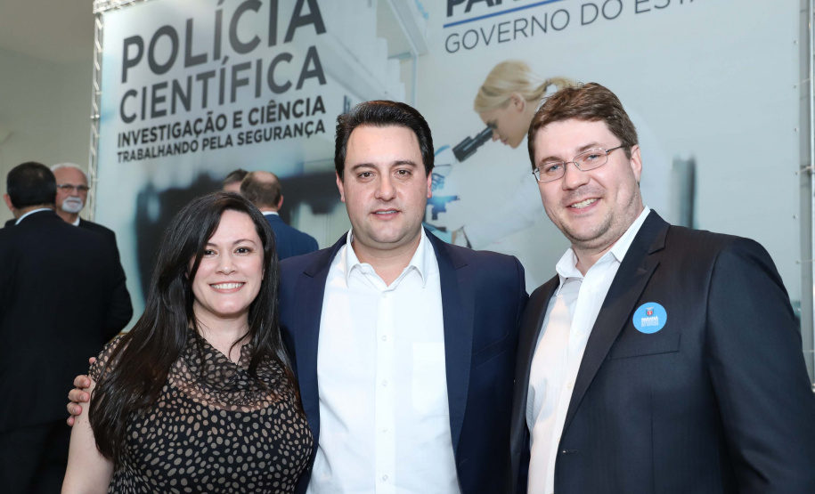 O governador Carlos Massa Ratinho Júnior dá posse a mais de 90 peritos oficiais, no Palácio Iguaçu. Os profissionais integrarão o efetivo da Polícia Científica do Paraná e, após formação, serão distribuídos no Estado, conforme a necessidade. Curitiba, 22/07/2019 -Foto: Rodrigo Felix Leal/ANPr