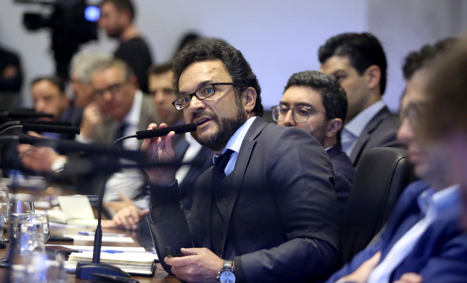 Governador Carlos Massa Ratinho Junior durante reunião com a equipe de governo.  Na foto, o diretor-presidente da Fomento Paraná, Heraldo Alves das Neves Curitiba, 23/07/2019. Foto: Jaelson Lucas