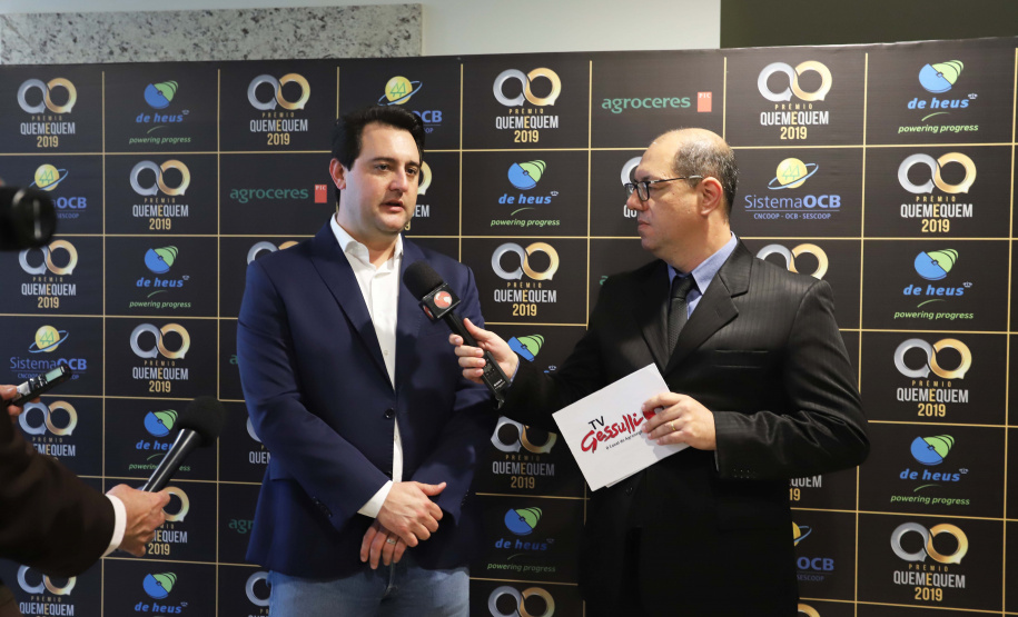 O governador Carlos Massa Ratinho Junior participou, Medianeira, da abertura da AveSui South America, feira de aves, suínos, peixes e leite, considerada uma das maiores de proteína animal do continente. Presentes na solenidade: vice-prefeito de Medianeira, José Vani Graci; o secretário de Agricultura e do Abastecimento, Norberto Ortigara; presidente da Cooperativa Lar, Irineo da Costa Rodrigues; deputados: Marcel Micheletto; cel. Lee; entre outros.Medianeira, 23-07-19.Foto: Arnaldo Alves / ANPr.