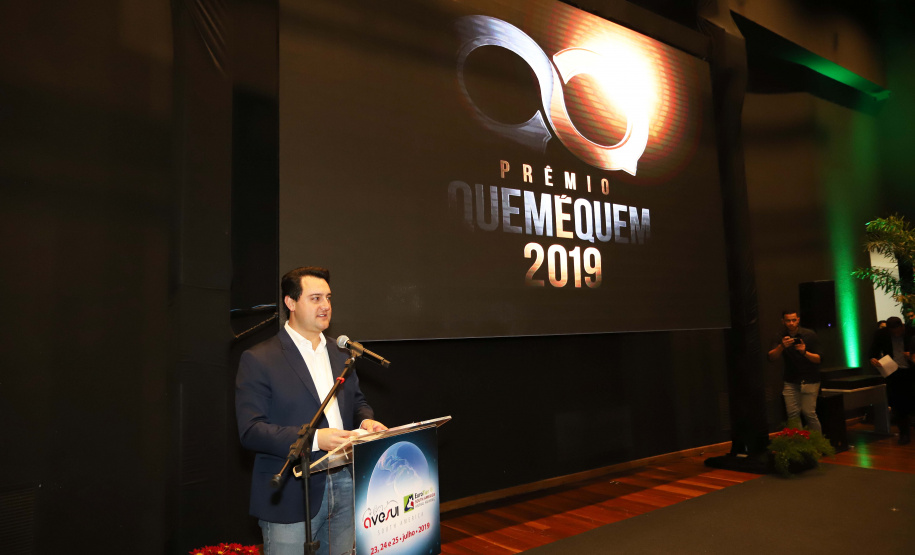 O governador Carlos Massa Ratinho Junior participou, Medianeira, da abertura da AveSui South America, feira de aves, suínos, peixes e leite, considerada uma das maiores de proteína animal do continente. Presentes na solenidade: vice-prefeito de Medianeira, José Vani Graci; o secretário de Agricultura e do Abastecimento, Norberto Ortigara; presidente da Cooperativa Lar, Irineo da Costa Rodrigues; deputados: Marcel Micheletto; cel. Lee; entre outros.Medianeira, 23-07-19.Foto: Arnaldo Alves / ANPr.