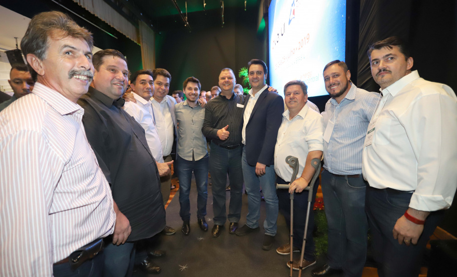 O governador Carlos Massa Ratinho Junior participou, Medianeira, da abertura da AveSui South America, feira de aves, suínos, peixes e leite, considerada uma das maiores de proteína animal do continente. Presentes na solenidade: vice-prefeito de Medianeira, José Vani Graci; o secretário de Agricultura e do Abastecimento, Norberto Ortigara; presidente da Cooperativa Lar, Irineo da Costa Rodrigues; deputados: Marcel Micheletto; cel. Lee; entre outros.Medianeira, 23-07-19.Foto: Arnaldo Alves / ANPr.
