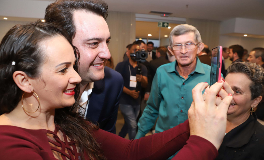 O governador Carlos Massa Ratinho Junior afirmou nesta terça-feira (23), durante a abertura da AveSui Eurotier South America 2019, em Medianeira, que o Estado prepara as bases logísticas para facilitar ainda mais o desenvolvimento do cooperativismo no Paraná, que já é referência para o agronegócio brasileiro