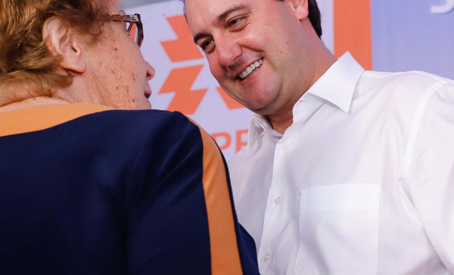 A primeira usina do Brasil de produção de biogás a partir do tratamento dos dejetos de suínos começou a funcionar no Paraná nesta quarta-feira (24), em Entre Rios do Oeste, na Região Oeste do Estado. O governador Carlos Massa Ratinho Junior inaugurou a unidade geradora cuja capacidade total é de 480 KW, transformando por dia 215 toneladas de um agente poluidor em energia limpa.  Foto: Rodrigo Felix Leal/ANPr