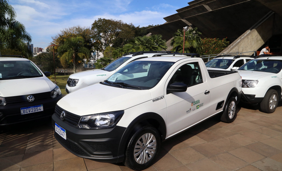 O Governo do Paraná repassa nesta quarta-feira (24) 54 veículos para escritórios da Emater no Interior do Estado. A entrega foi feita pelo governador Carlos Massa Ratinho Junior,  na sede da Emater, em Curitiba.Foto Gilson Abreu/ANPr