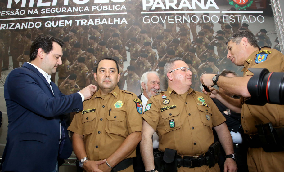 O governador Carlos Massa Ratinho Junior assina promoções e progressões das Forças de Segurança Pública. Foto: Jaelson Lucas/ANPr