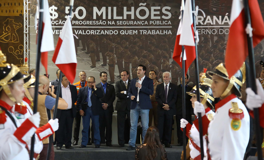 O governador Carlos Massa Ratinho Junior assina promoções e progressões das Forças de Segurança Pública. Foto: Jaelson Lucas/ANPr
