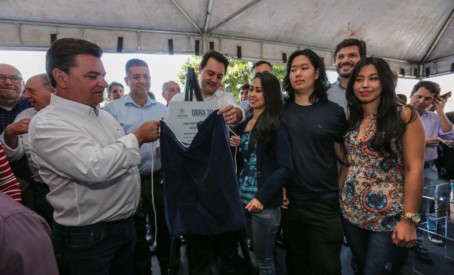 Pavimentação de ruas, melhoria em quadras poliesportivas, revitalização de praça, construção de barracões industriais e compra de equipamentos rodoviários são os principais investimentos que 15 municípios da região Norte do Paraná farão com apoio do Governo do Estado