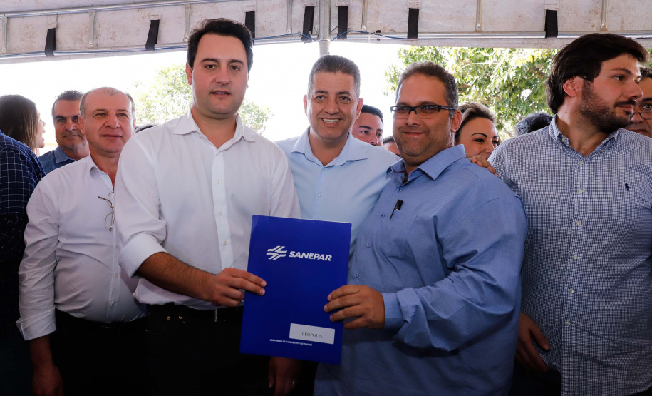 Pavimentação de ruas, melhoria em quadras poliesportivas, revitalização de praça, construção de barracões industriais e compra de equipamentos rodoviários são os principais investimentos que 15 municípios da região Norte do Paraná farão com apoio do Governo do Estado