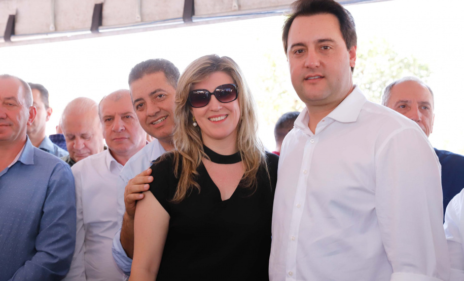 Pavimentação de ruas, melhoria em quadras poliesportivas, revitalização de praça, construção de barracões industriais e compra de equipamentos rodoviários são os principais investimentos que 15 municípios da região Norte do Paraná farão com apoio do Governo do Estado