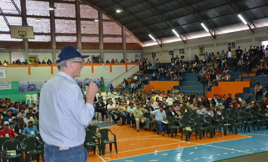 O Paraná está se consolidando como maior produtor de fio da seda de qualidade do mundo. Por conta disso, a demanda internacional pelo produto paranaense está aquecida, resultando em mais renda para produtores e pequenos municípios. Esse cenário promissor e as inovações tecnológicas introduzidas no setor foram temas do 36º Encontro Estadual de Sericicultura, realizado nesta quinta-feira (25) no município de Iretama, no Centro do Paraná. Foto: Divulgação/SEAB