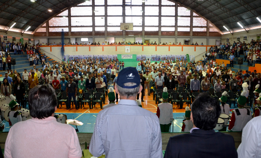 O Paraná está se consolidando como maior produtor de fio da seda de qualidade do mundo. Por conta disso, a demanda internacional pelo produto paranaense está aquecida, resultando em mais renda para produtores e pequenos municípios. Esse cenário promissor e as inovações tecnológicas introduzidas no setor foram temas do 36º Encontro Estadual de Sericicultura, realizado nesta quinta-feira (25) no município de Iretama, no Centro do Paraná. Foto: Divulgação/SEAB