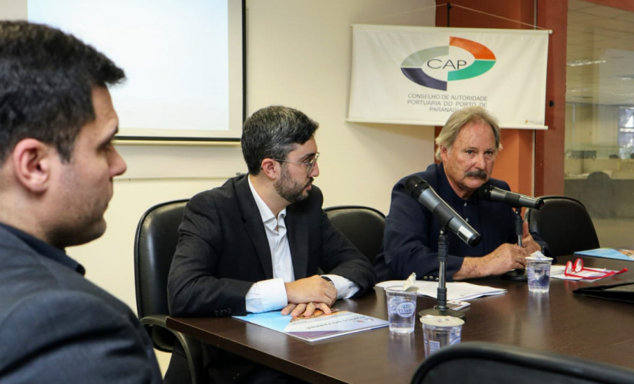 Tomaram posse nesta semana os novos membros do Conselho de Administração dos Portos do Paraná (Consad). O colegiado é responsável pela orientação geral dos negócios da empresa pública e composto por cinco integrantes. Foto: Claudio Neves/Portos do Paraná
