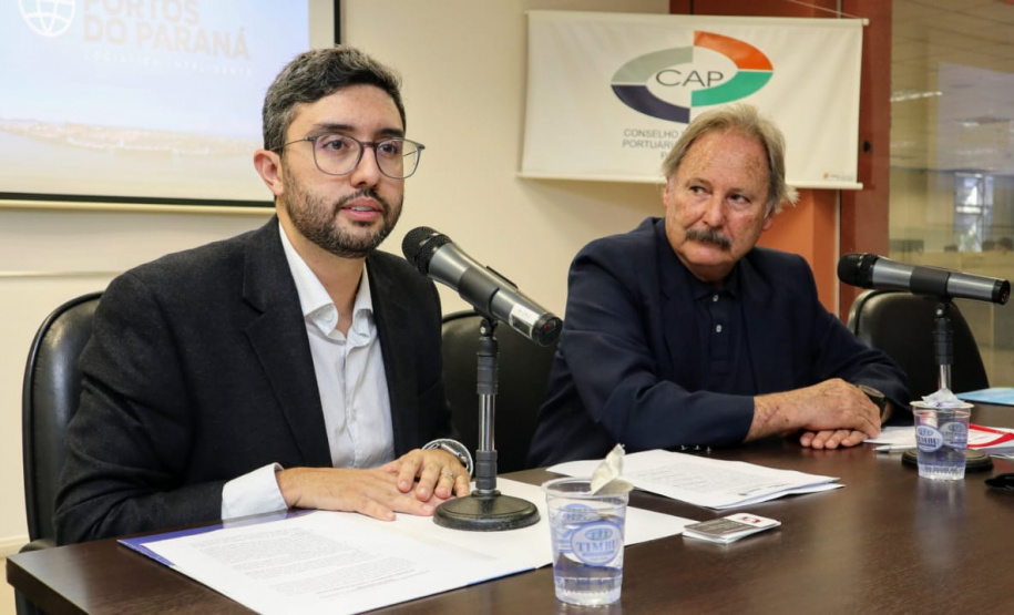 Tomaram posse nesta semana os novos membros do Conselho de Administração dos Portos do Paraná (Consad). O colegiado é responsável pela orientação geral dos negócios da empresa pública e composto por cinco integrantes. Foto: Claudio Neves/Portos do Paraná