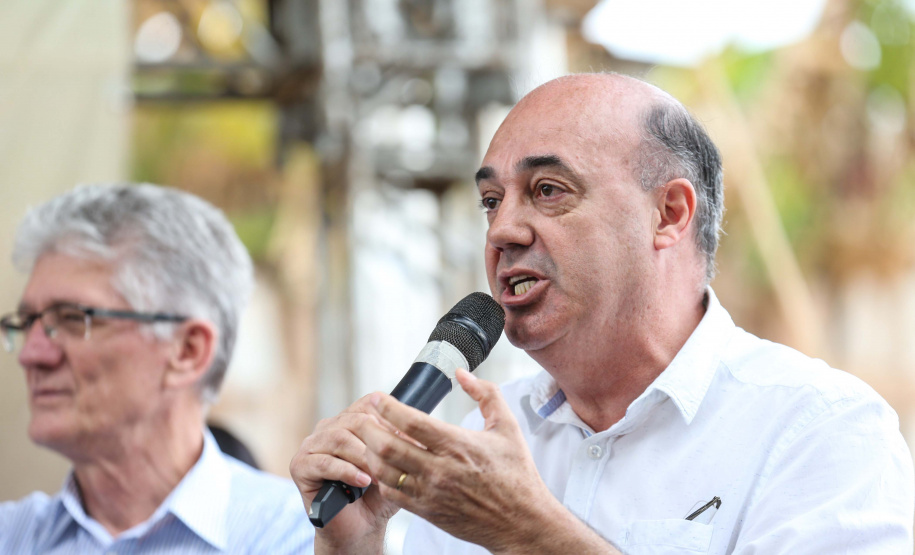 Investimentos do Governo do Estado reforçam o apoio à produção agrícola em Ivaiporã, no Vale do Ivaí (Norte do Paraná). Nesta quinta-feira (26) o governador Carlos Massa Ratinho Junior inaugurou obra de pavimentação de estrada rural e fez a entrega de equipamentos para agricultura, beneficiando 1.350 famílias. O volume de recursos chega a R$ 1,1 milhão.  Ivaiporã, 26/07/2019 -Foto: Geraldo Bubniak/ANPr