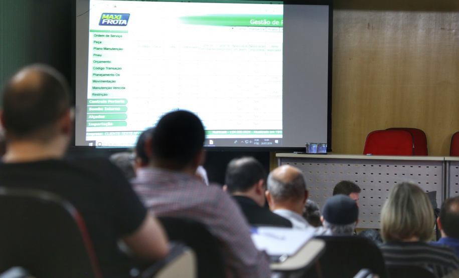 A medida autorizada judicialmente que permitiu o pagamento direto às oficinas por parte do Estado permitiu que o Paraná restabelecesse, em menos de um mês, boa parte da frota que estava parada por falta de manutenção. A Secretaria de Estado da Segurança Pública, que detém a maior parte da frota paranaense (62% dos 18 mil veículos oficiais), foi a que mais conseguiu avançar com os reparos. Foto: José Fernando Ogura/ANPr