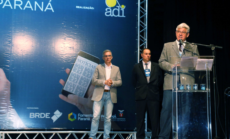 A Secretaria de Estado da Comunicação Social e Cultura reúne neste fim de semana empresários, jornalistas, publicitários e profissionais da área de comunicação para discutir a necessidade de transformar jornais e sites em plataformas de conteúdo mais dinâmicas e adaptadas ao mundo virtual