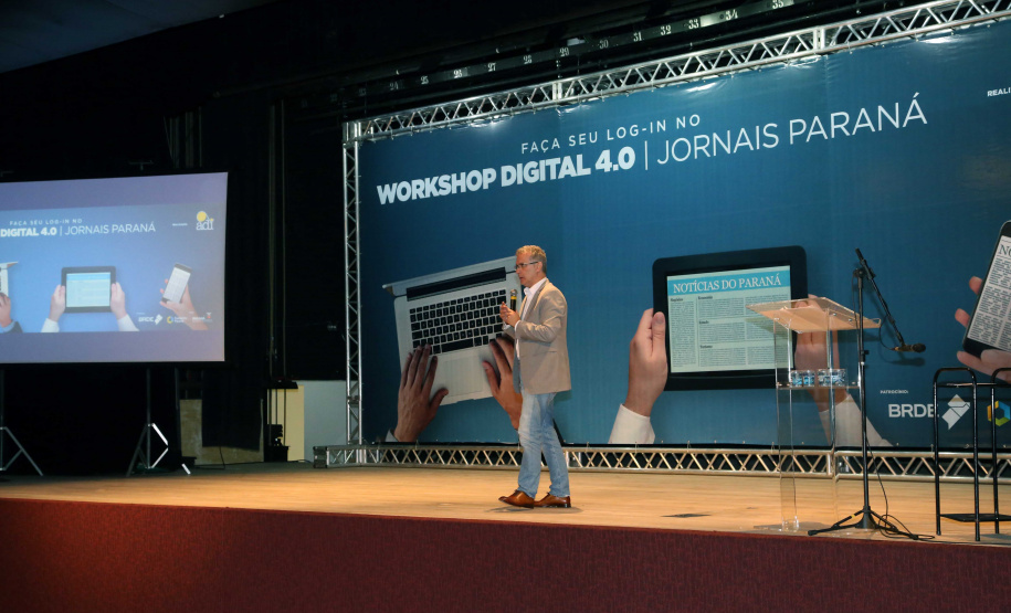 A Secretaria de Estado da Comunicação Social e Cultura reúne neste fim de semana empresários, jornalistas, publicitários e profissionais da área de comunicação para discutir a necessidade de transformar jornais e sites em plataformas de conteúdo mais dinâmicas e adaptadas ao mundo virtual