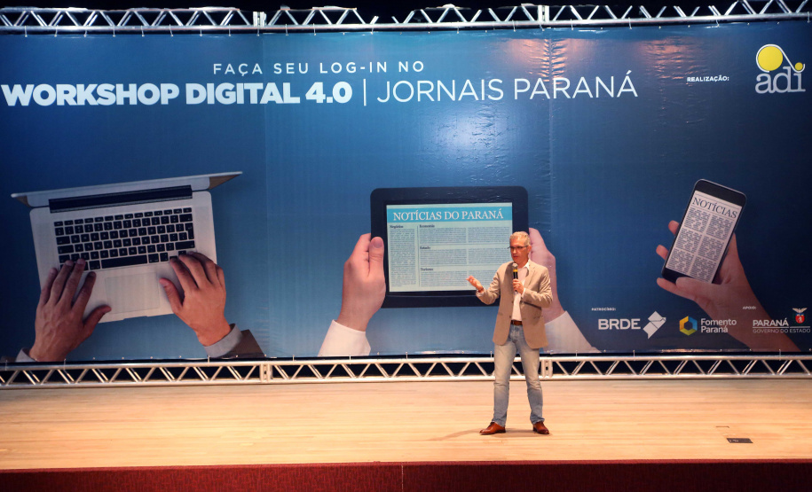 A Secretaria de Estado da Comunicação Social e Cultura reúne neste fim de semana empresários, jornalistas, publicitários e profissionais da área de comunicação para discutir a necessidade de transformar jornais e sites em plataformas de conteúdo mais dinâmicas e adaptadas ao mundo virtual