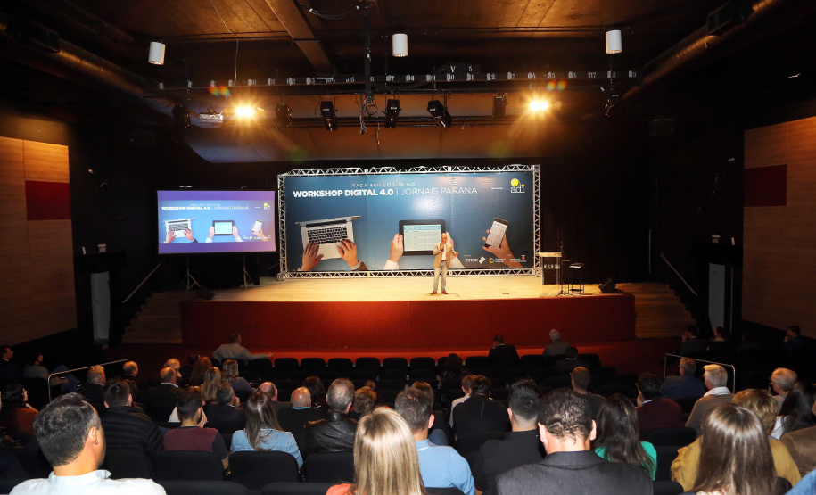 A Secretaria de Estado da Comunicação Social e Cultura reúne neste fim de semana empresários, jornalistas, publicitários e profissionais da área de comunicação para discutir a necessidade de transformar jornais e sites em plataformas de conteúdo mais dinâmicas e adaptadas ao mundo virtual