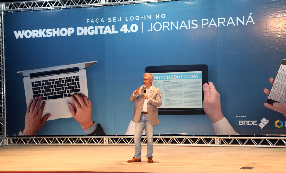 A Secretaria de Estado da Comunicação Social e Cultura reúne neste fim de semana empresários, jornalistas, publicitários e profissionais da área de comunicação para discutir a necessidade de transformar jornais e sites em plataformas de conteúdo mais dinâmicas e adaptadas ao mundo virtual