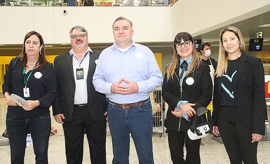 Uma grande ação de conscientização movimentou o Aeroporto Afonso Pena em Curitiba, nesta sexta-feira (26). Foram realizadas ações para alertar a população sobre os verdadeiros riscos que o tráfico de pessoas apresenta. Foto:SEJUF