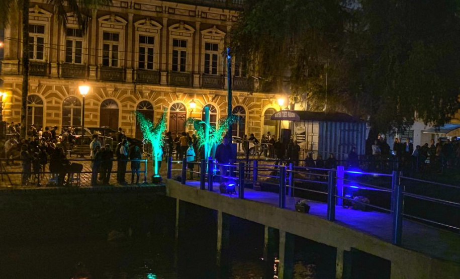 Um espetáculo de música clássica em plena Baía de Paranaguá. Foi assim uma das comemorações em alusão ao aniversário do município, o mais antigo do Paraná e que na próxima segunda-feira (29) completa 371 anos. Foto: Denis Ferreira Netto/SEDEST