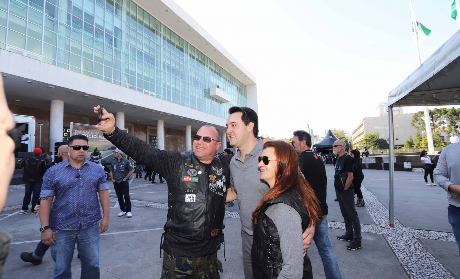 O governador Carlos Massa Ratinho Junior participou e deu as boas-vindas aos motoqueiros, presentes na benção em comemoração ao seu dia. Curitiba, 17-07-19.Foto: Arnaldo Alves / ANPr.