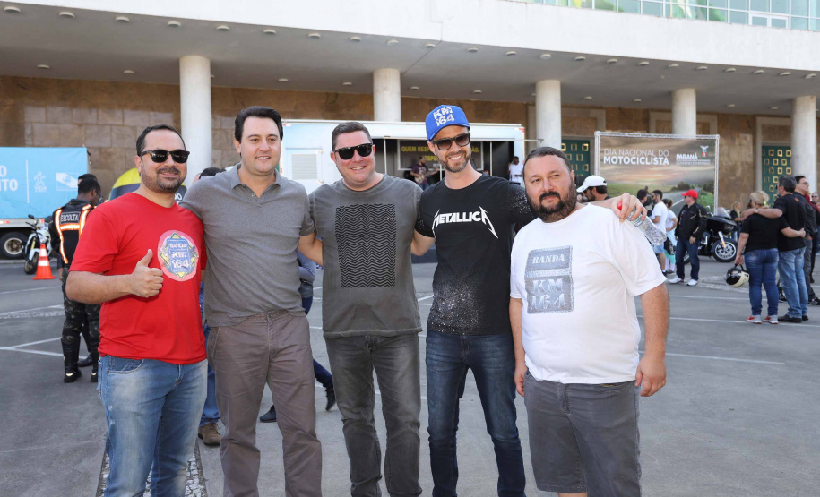 O governador Carlos Massa Ratinho Junior participou e deu as boas-vindas aos motoqueiros, presentes na benção em comemoração ao seu dia. Curitiba, 17-07-19.Foto: Arnaldo Alves / ANPr.