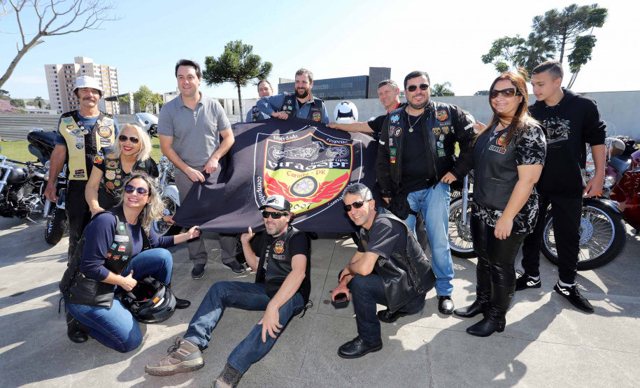 O governador Carlos Massa Ratinho Junior participou e deu as boas-vindas aos motoqueiros, presentes na benção em comemoração ao seu dia. Curitiba, 17-07-19.Foto: Arnaldo Alves / ANPr.