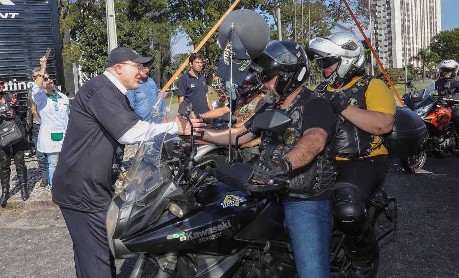 O governador Carlos Massa Ratinho Junior participou e deu as boas-vindas aos motoqueiros, presentes na benção em comemoração ao seu dia. Curitiba, 17-07-19.Foto: Arnaldo Alves / ANPr.