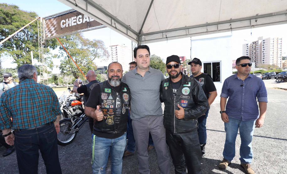 O governador Carlos Massa Ratinho Junior participou e deu as boas-vindas aos motoqueiros, presentes na benção em comemoração ao seu dia. Curitiba, 17-07-19.Foto: Arnaldo Alves / ANPr.