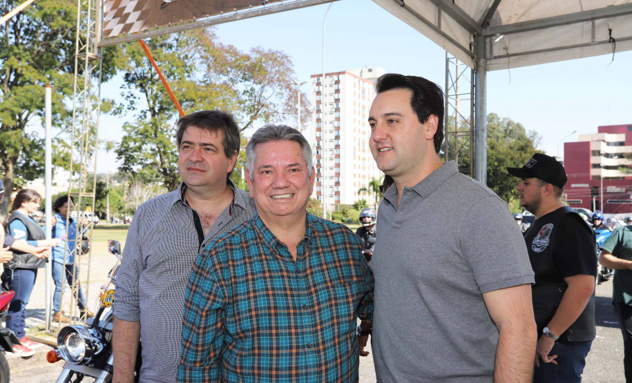 O governador Carlos Massa Ratinho Junior participou e deu as boas-vindas aos motoqueiros, presentes na benção em comemoração ao seu dia. Curitiba, 17-07-19.Foto: Arnaldo Alves / ANPr.