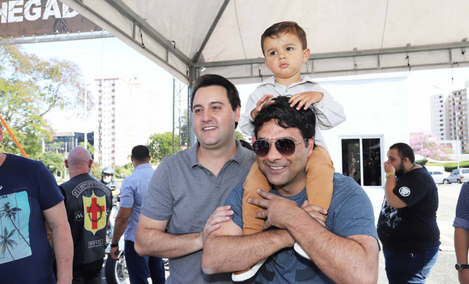 O governador Carlos Massa Ratinho Junior participou e deu as boas-vindas aos motoqueiros, presentes na benção em comemoração ao seu dia. Curitiba, 17-07-19.Foto: Arnaldo Alves / ANPr.