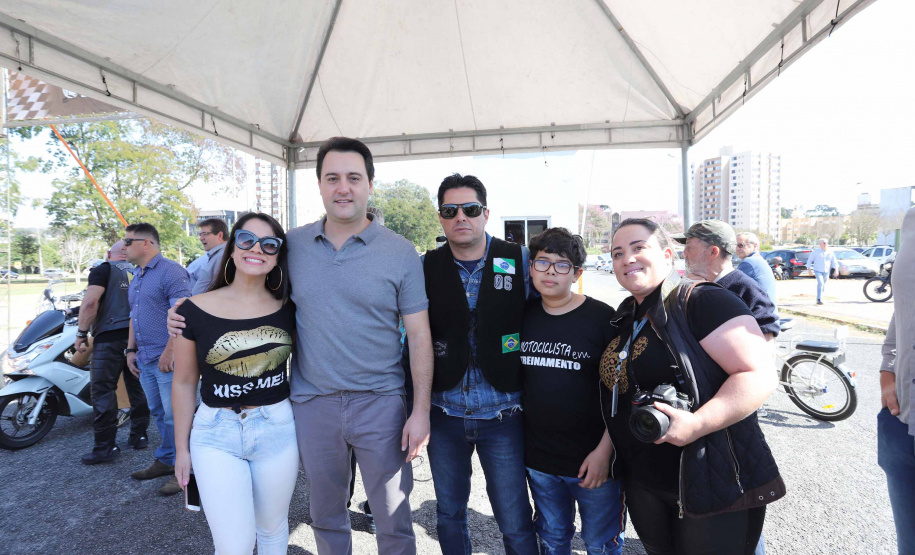O governador Carlos Massa Ratinho Junior participou e deu as boas-vindas aos motoqueiros, presentes na benção em comemoração ao seu dia. Curitiba, 17-07-19.Foto: Arnaldo Alves / ANPr.