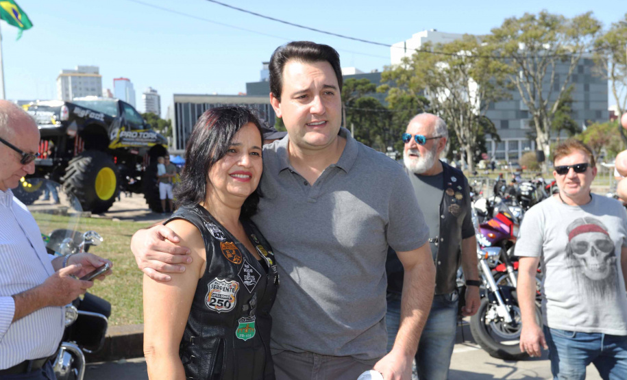 O governador Carlos Massa Ratinho Junior participou e deu as boas-vindas aos motoqueiros, presentes na benção em comemoração ao seu dia. Curitiba, 17-07-19.Foto: Arnaldo Alves / ANPr.
