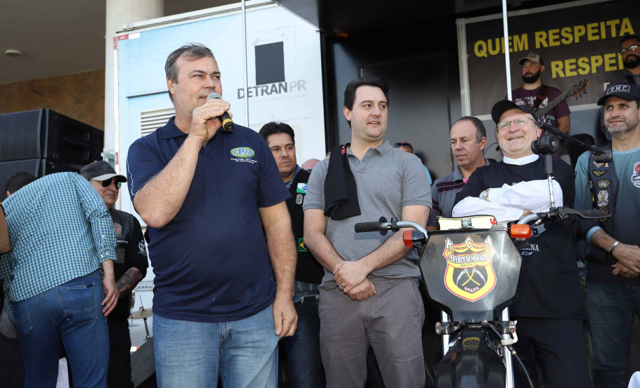 O governador Carlos Massa Ratinho Junior participou e deu as boas-vindas aos motoqueiros, presentes na benção em comemoração ao seu dia. Curitiba, 17-07-19.Foto: Arnaldo Alves / ANPr.