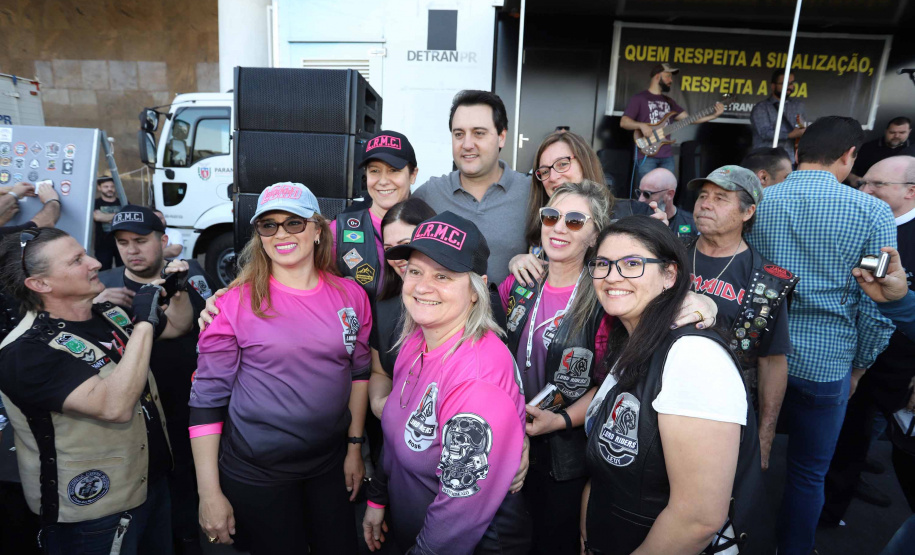 O governador Carlos Massa Ratinho Junior participou e deu as boas-vindas aos motoqueiros, presentes na benção em comemoração ao seu dia. Curitiba, 17-07-19.Foto: Arnaldo Alves / ANPr.