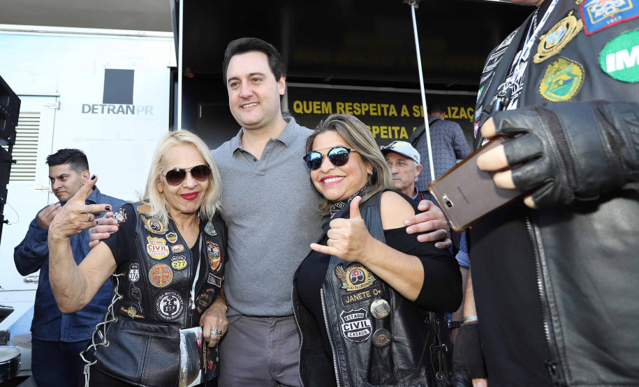 O governador Carlos Massa Ratinho Junior participou e deu as boas-vindas aos motoqueiros, presentes na benção em comemoração ao seu dia. Curitiba, 17-07-19.Foto: Arnaldo Alves / ANPr.