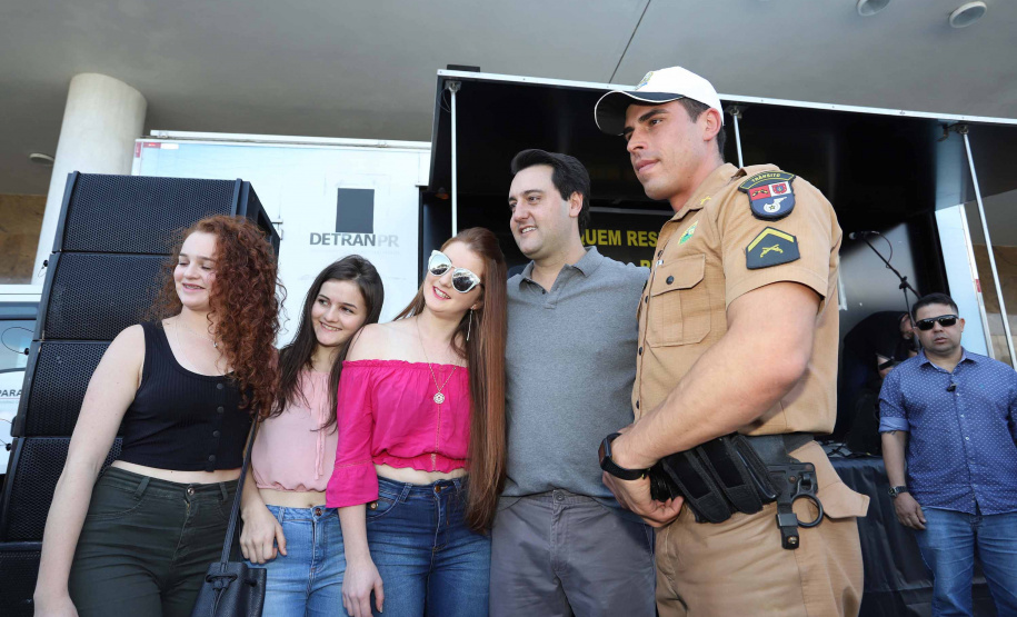 O governador Carlos Massa Ratinho Junior participou e deu as boas-vindas aos motoqueiros, presentes na benção em comemoração ao seu dia. Curitiba, 17-07-19.Foto: Arnaldo Alves / ANPr.
