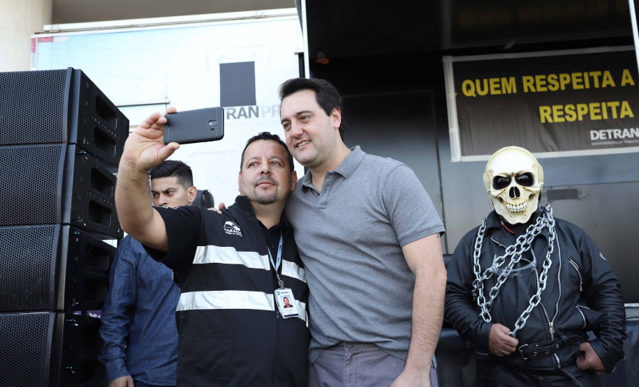 O governador Carlos Massa Ratinho Junior participou e deu as boas-vindas aos motoqueiros, presentes na benção em comemoração ao seu dia. Curitiba, 17-07-19.Foto: Arnaldo Alves / ANPr.