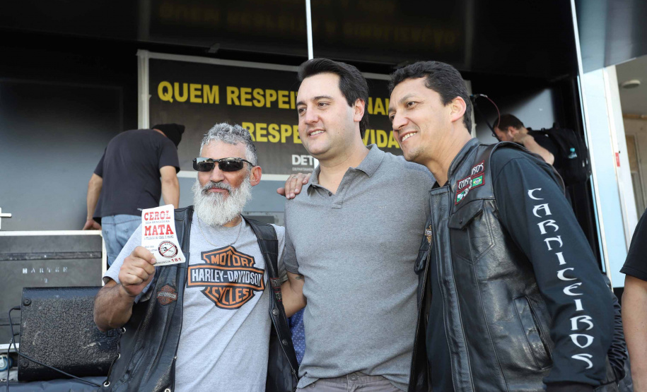 O governador Carlos Massa Ratinho Junior participou e deu as boas-vindas aos motoqueiros, presentes na benção em comemoração ao seu dia. Curitiba, 17-07-19.Foto: Arnaldo Alves / ANPr.