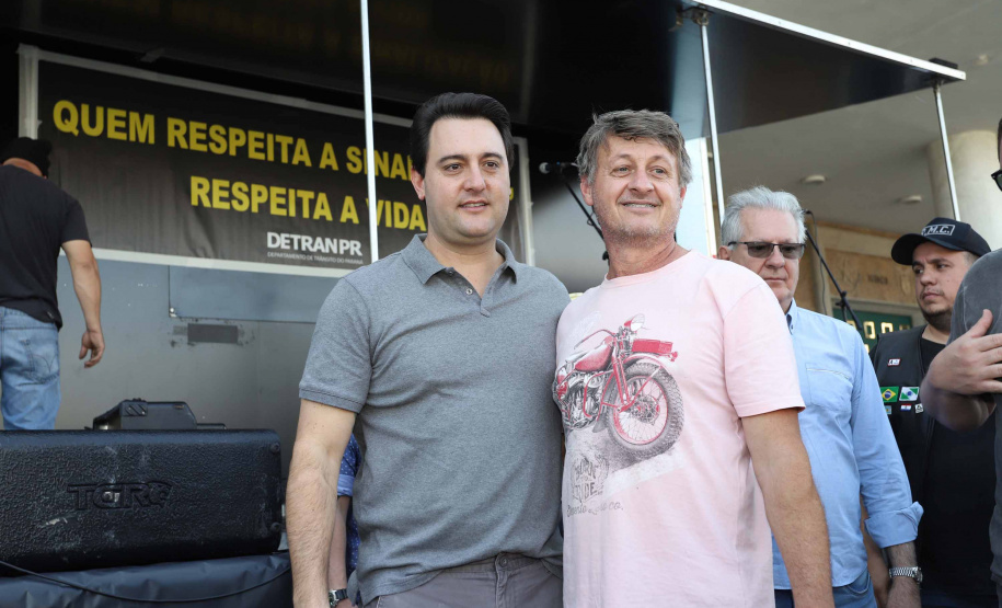 O governador Carlos Massa Ratinho Junior participou e deu as boas-vindas aos motoqueiros, presentes na benção em comemoração ao seu dia. Curitiba, 17-07-19.Foto: Arnaldo Alves / ANPr.